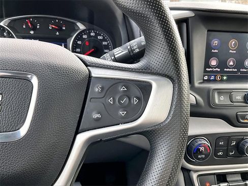 Used 2023 GMC Terrain SLE w/ Driver Convenience Package image 24
