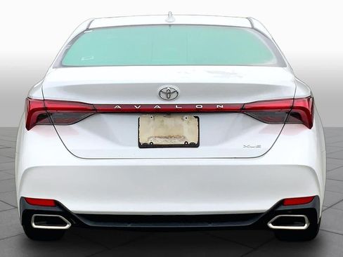 Used 2019 Toyota Avalon XLE w/ Moonroof Package FWD image 5