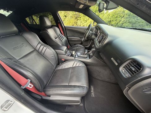 Used 2019 Dodge Charger SRT Hellcat w/ Navigation & Travel Group RWD image 19