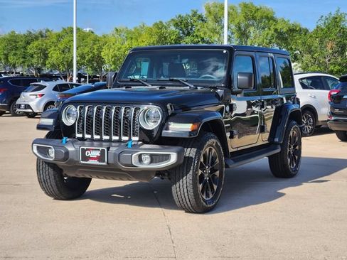 Used 2023 Jeep Wrangler Unlimited Sahara AWD/4WD image 12