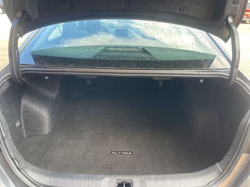 Used 2024 Nissan Altima 2.5 SV image 16