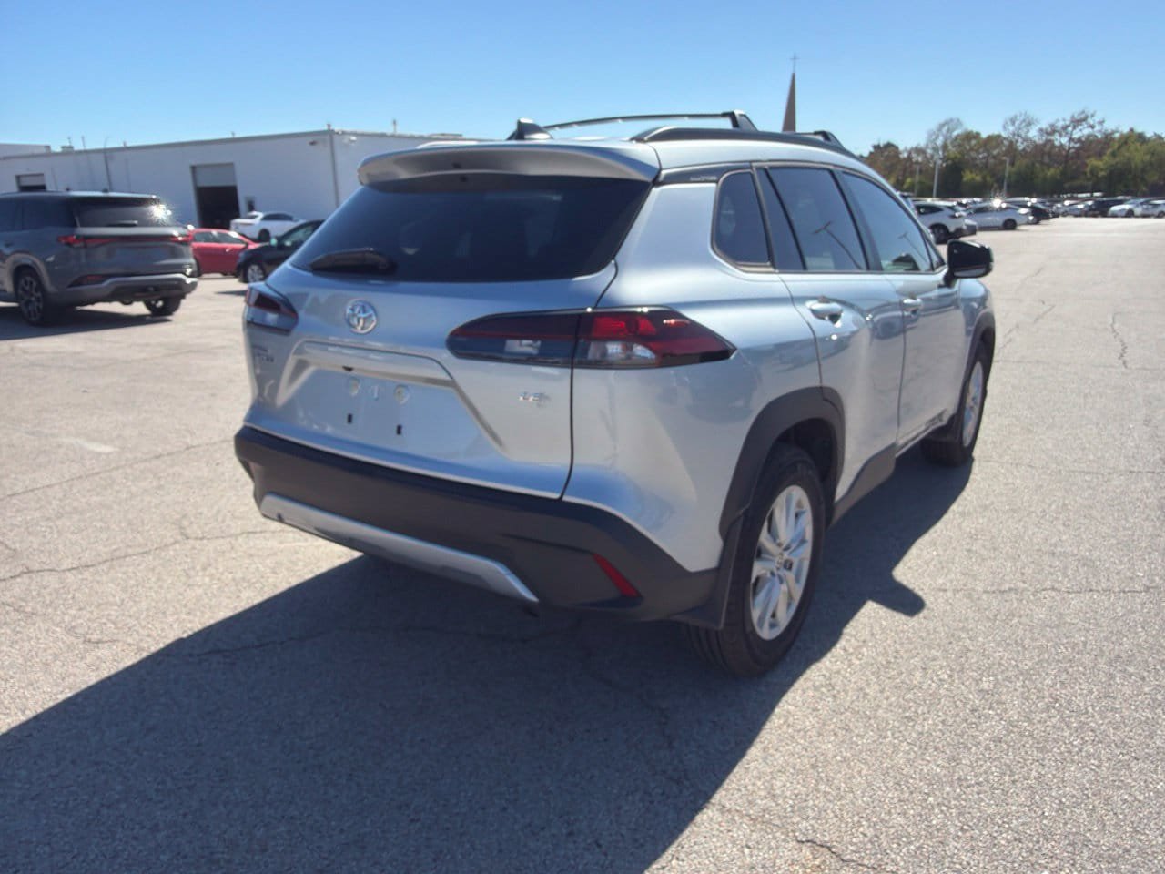 Used 2026 Toyota Corolla Cross LE FWD image 3