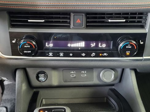 Certified 2025 Nissan Rogue SV AWD/4WD image 13