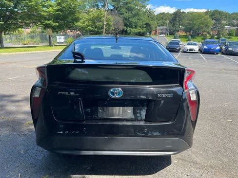 Used 2018 Toyota Prius Two w/ Prius Two Safety Plus Package FWD image 5