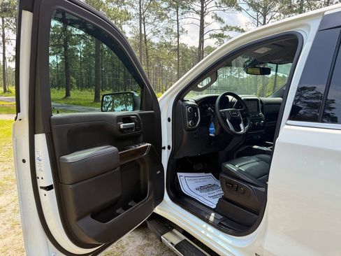 Used 2021 GMC Sierra 1500 SLT w/ SLT Premium Plus Package AWD/4WD image 14