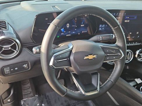 Used 2024 Chevrolet Blazer EV LT image 11