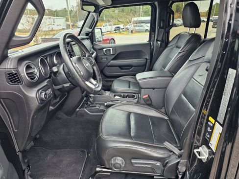 Used 2020 Jeep Wrangler Unlimited Sahara image 15