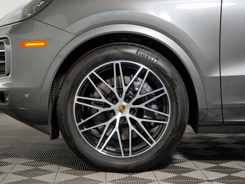 Certified 2024 Porsche Cayenne Coupe w/ Premium Package Plus AWD/4WD image 13