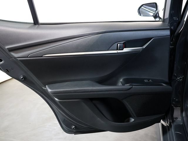 Used 2025 Toyota Camry SE FWD image 25