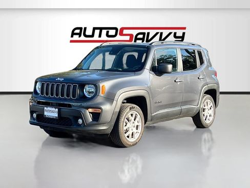 Used 2023 Jeep Renegade Latitude w/ Premium Group AWD/4WD image 3