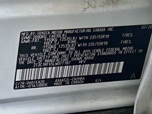 Used 2020 Toyota RAV4 XLE Premium FWD image 30