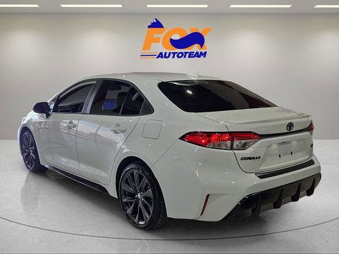 Certified 2025 Toyota Corolla SE w/ SE Premium Package image 3