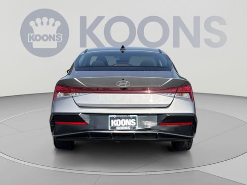 Certified 2025 Hyundai Elantra SEL FWD image 5