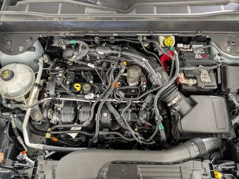 Certified 2023 Ford Maverick XLT w/ XLT Luxury Package image 8