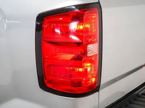 Used 2018 Chevrolet Silverado 1500 Custom w/ Custom Convenience Package image 8