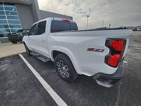 Used 2024 Chevrolet Colorado Z71 w/ Z71 Convenience Package 2 image 9