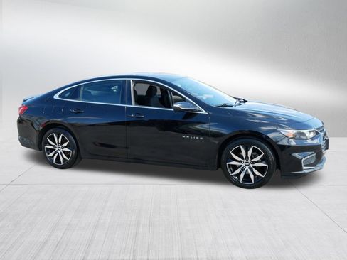 Used 2017 Chevrolet Malibu LT FWD image 7