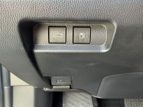 Used 2024 Toyota Crown AWD/4WD image 18