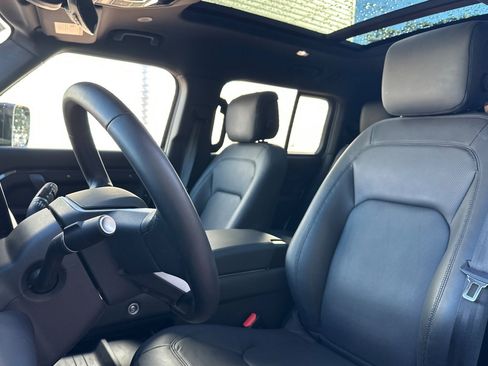 Used 2025 Land Rover Defender 130 S image 6