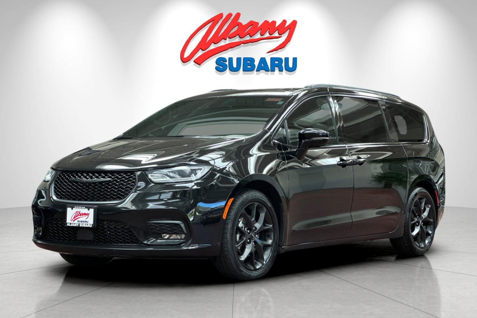 Used 2025 Chrysler Pacifica Limited FWD image 9