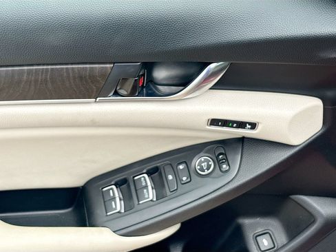 Used 2021 Honda Accord EX-L image 17