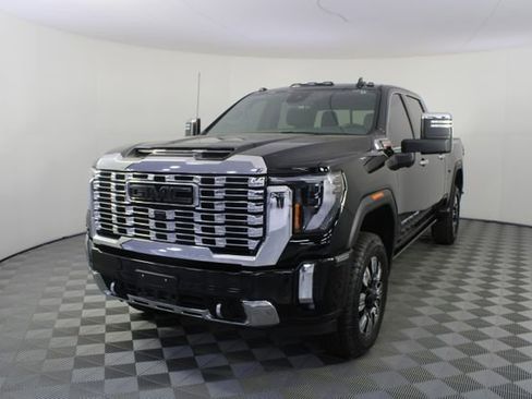 Used 2025 GMC Sierra 3500 Denali w/ Denali Reserve Package image 27