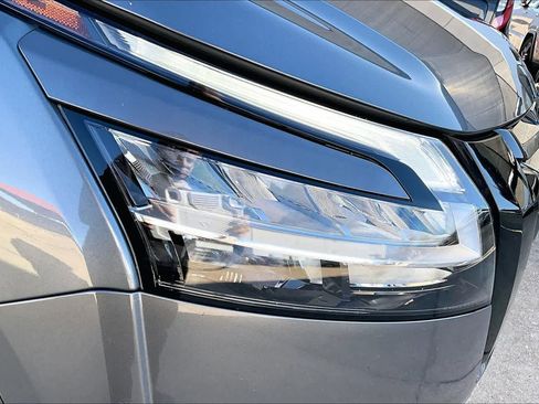 Used 2022 Nissan Pathfinder SL w/ Lighting Package (N92) image 25