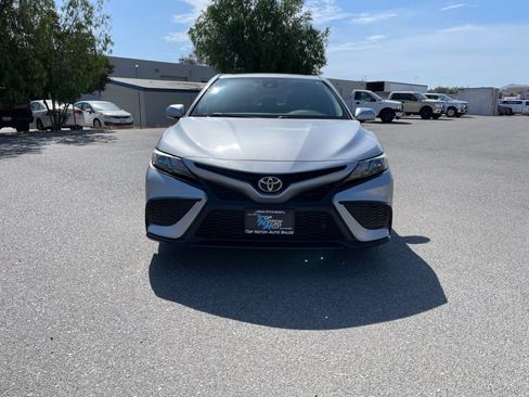Used 2021 Toyota Camry SE w/ Convenience Package FWD image 2