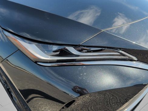 Used 2024 Toyota Venza Nightshade image 11