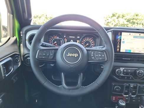 New 2025 Jeep Gladiator Willys image 9