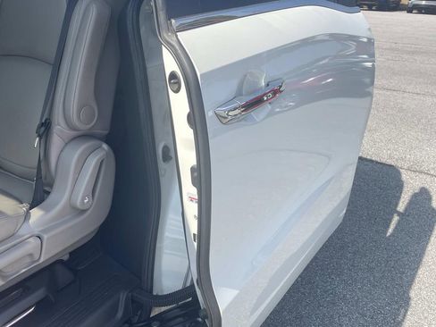 Used 2019 Honda Odyssey EX-L image 12