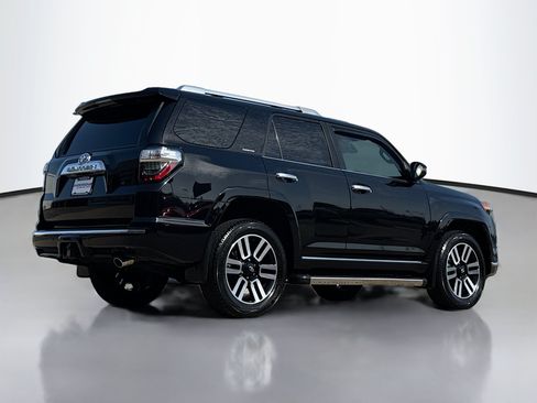 Used 2022 Toyota 4Runner Limited AWD/4WD image 2