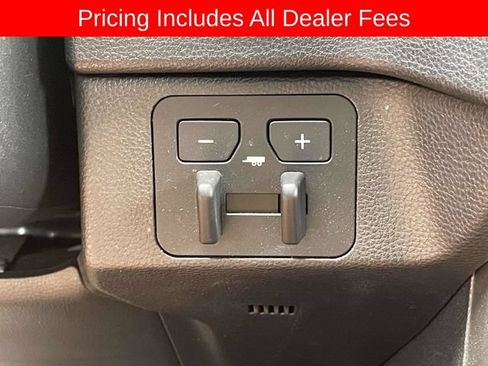 Used 2025 Toyota Tundra SR5 w/ SR5 Premium Package AWD/4WD image 31