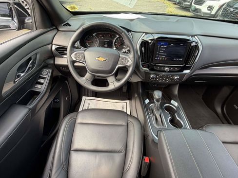 Used 2023 Chevrolet Traverse LT w/ LT Premium Package AWD/4WD image 17