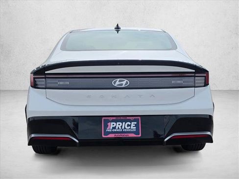 Used 2025 Hyundai Sonata SEL FWD image 4
