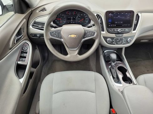 Used 2021 Chevrolet Malibu LS FWD image 16
