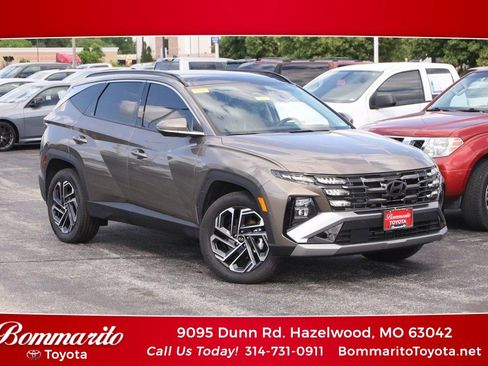 Used 2025 Hyundai Tucson Limited AWD/4WD image 1