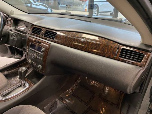 Used 2014 Chevrolet Impala LT w/ LT Sunroof Package image 14