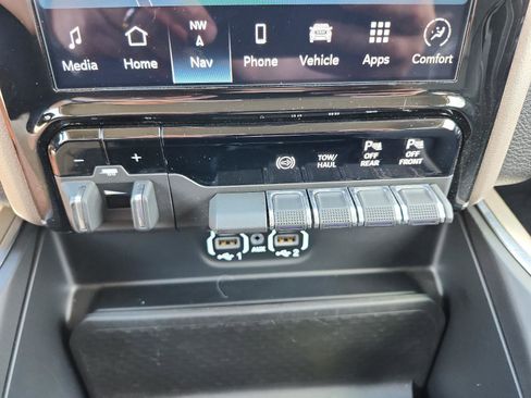 Used 2024 RAM 2500 Laramie image 23