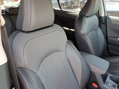 Used 2024 Subaru Crosstrek 2.5i Limited w/ Crosstrek Mirror Package AWD/4WD image 16