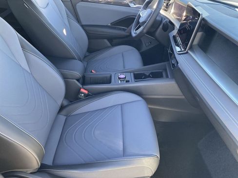 New 2026 Volkswagen Tiguan SE R-Line image 8