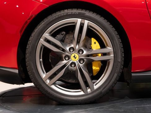 Certified 2023 Ferrari Portofino M image 17