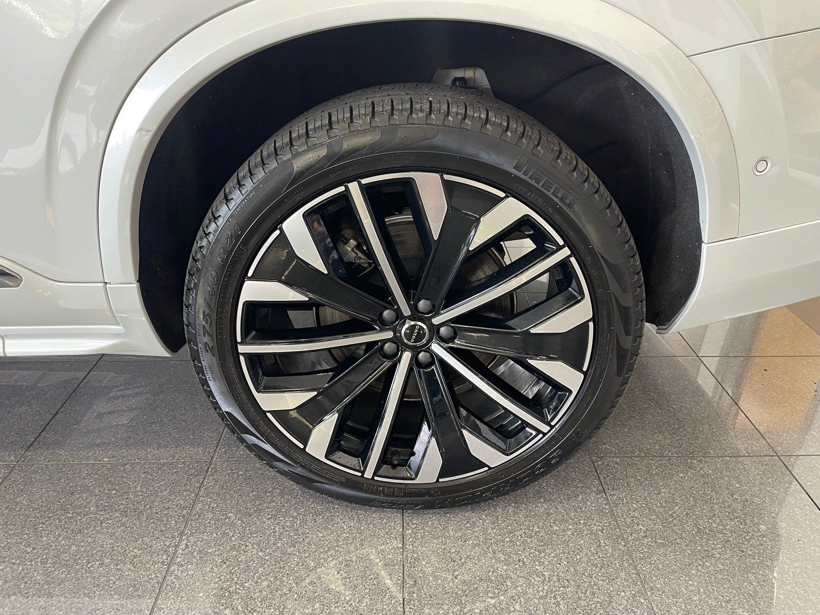 Used 2025 Volvo XC90 T8 Ultra w/ Protection Package Premier AWD/4WD image 21