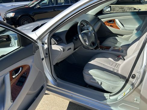 Used 2009 Toyota Camry image 6