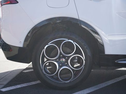 Used 2024 Alfa Romeo Tonale Ti image 13