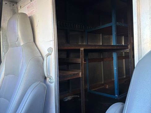 Used 2019 Ford E-350 and Econoline 350 Super Duty image 29