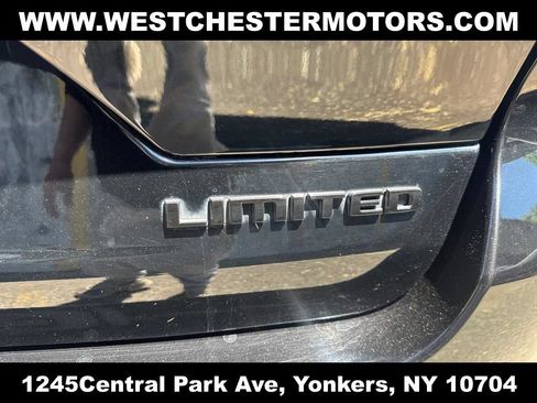 Used 2023 Jeep Grand Cherokee Limited w/ Luxury Tech Group II AWD/4WD image 5