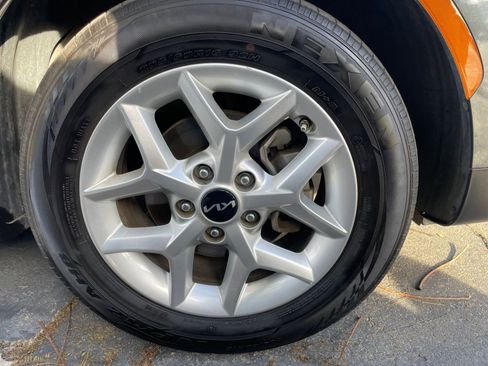 Used 2025 Kia Soul LX w/ LX Technology Package image 35