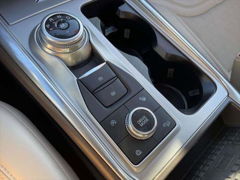 Used 2020 Ford Explorer Platinum w/ Premium Technology Package image 31