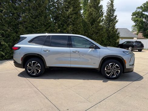 Used 2025 Buick Enclave Sport Touring AWD/4WD image 31